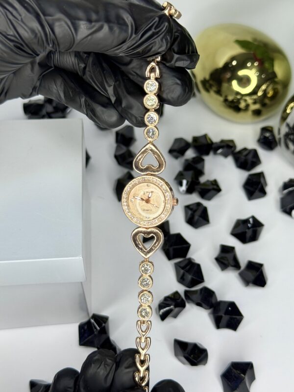 F Quartz Ladies Watch